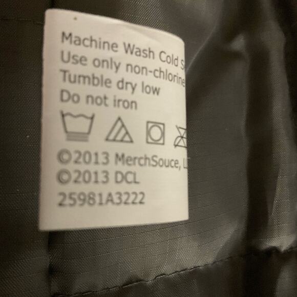 Animal Planet Reversible Puffer Vest Jacket Small Breeds Winter Fall Pets Comfy - Picture 5 of 8